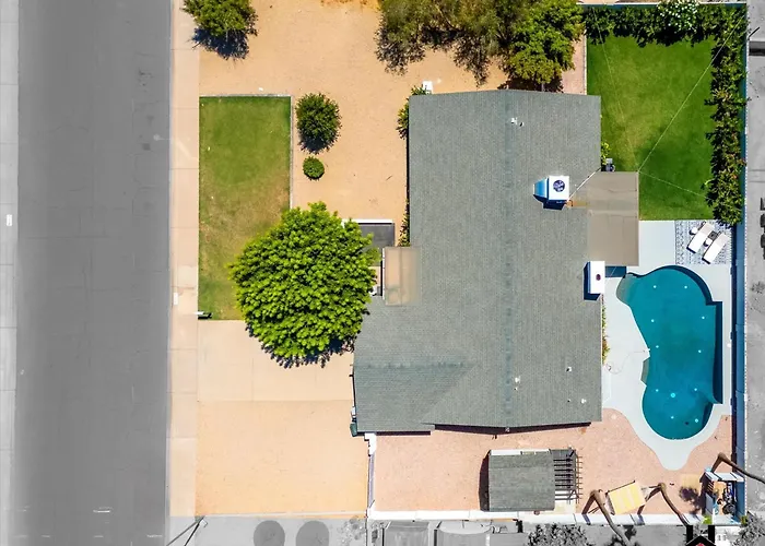 Holiday home Prime Location Private Pool Hot Tub Bbq Area Office! *