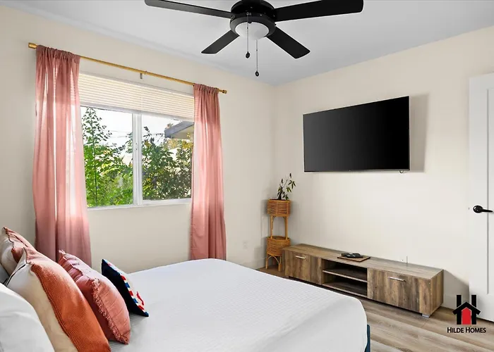 Prime Location Private Pool Hot Tub Bbq Area Office! Phoenix