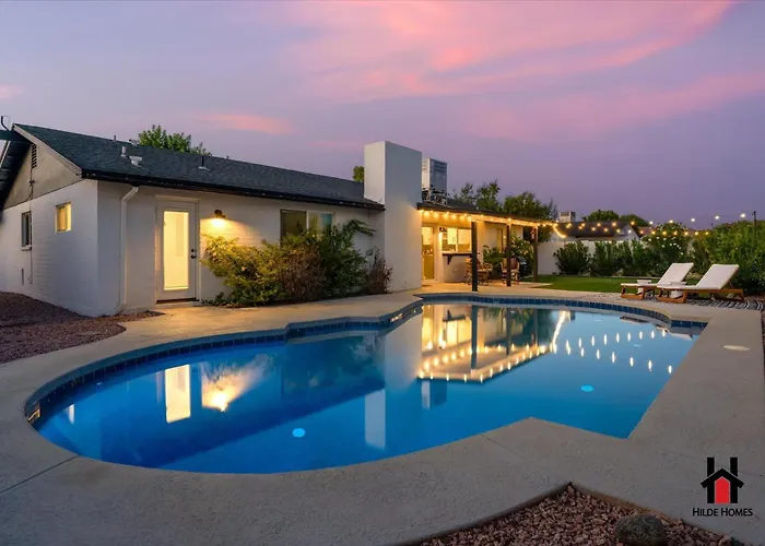 Prime Location Private Pool Hot Tub Bbq Area Office! Phoenix