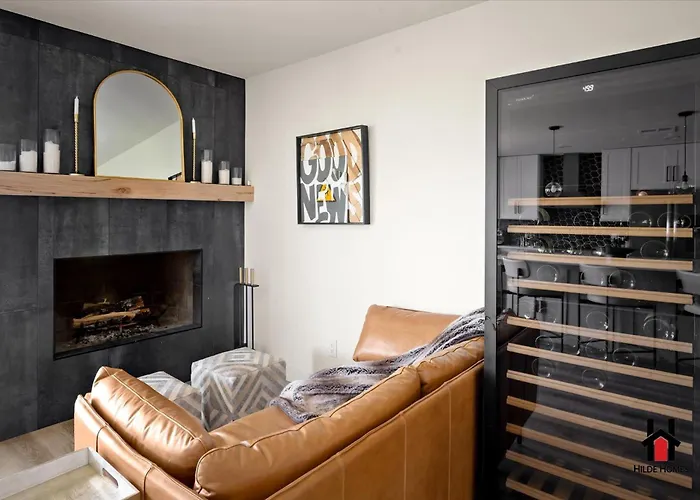 Prime Location Private Pool Hot Tub Bbq Area Office! *