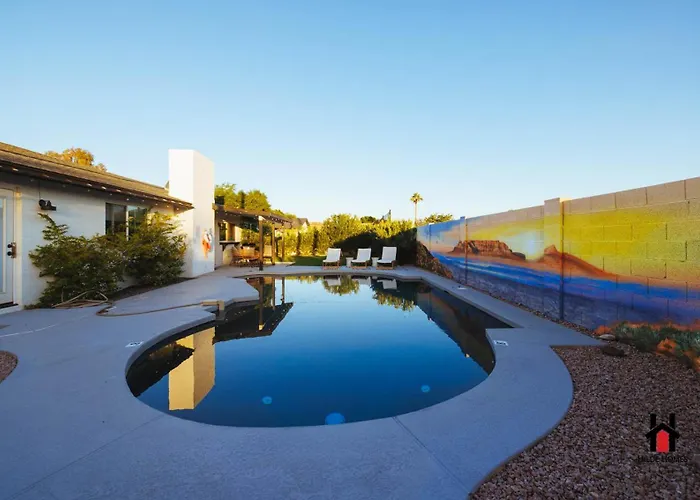 Prime Location Private Pool Hot Tub Bbq Area Office! Holiday home