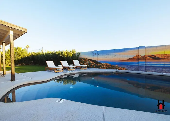 Prime Location Private Pool Hot Tub Bbq Area Office! Holiday home Phoenix