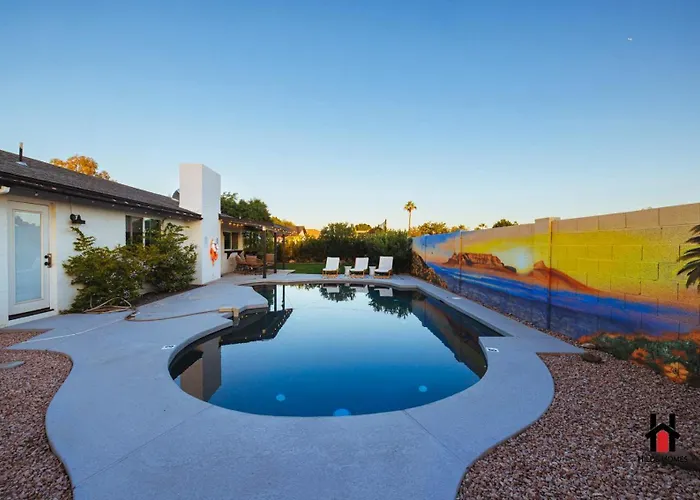 Prime Location Private Pool Hot Tub Bbq Area Office! Phoenix